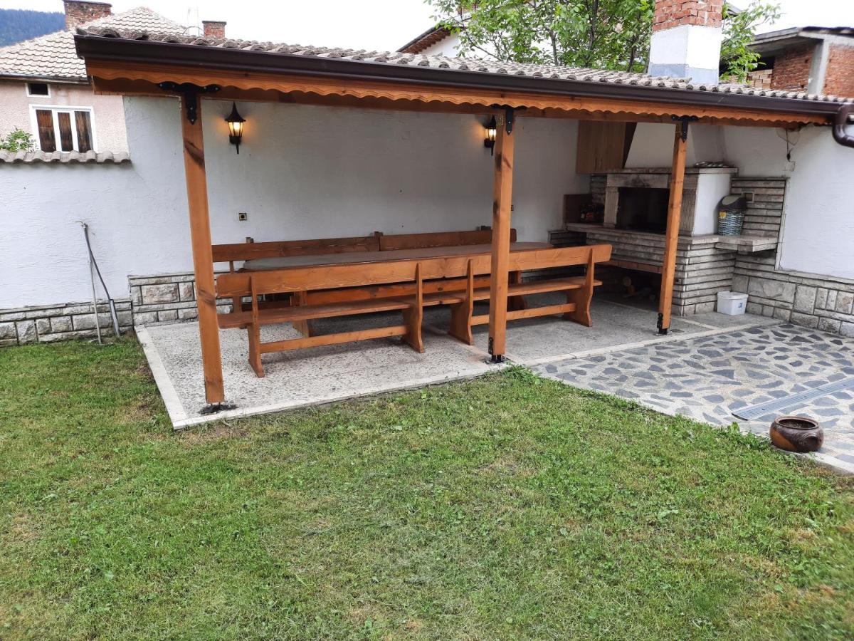 Къща Генчеви Sarnitsa Exterior foto