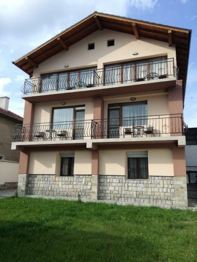 Къща Генчеви Sarnitsa Exterior foto